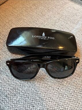 London Fog Black Wayfarer Sunglasses